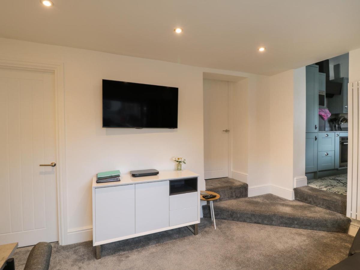Daisy's Den Apartment *